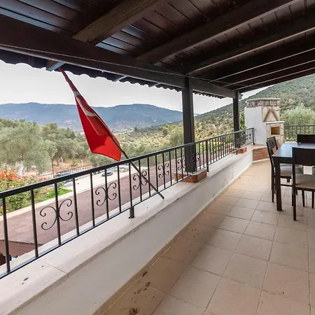 Splendid Villa Surrounded By Nature Near Milas-Bodrum Airport ヴィラ